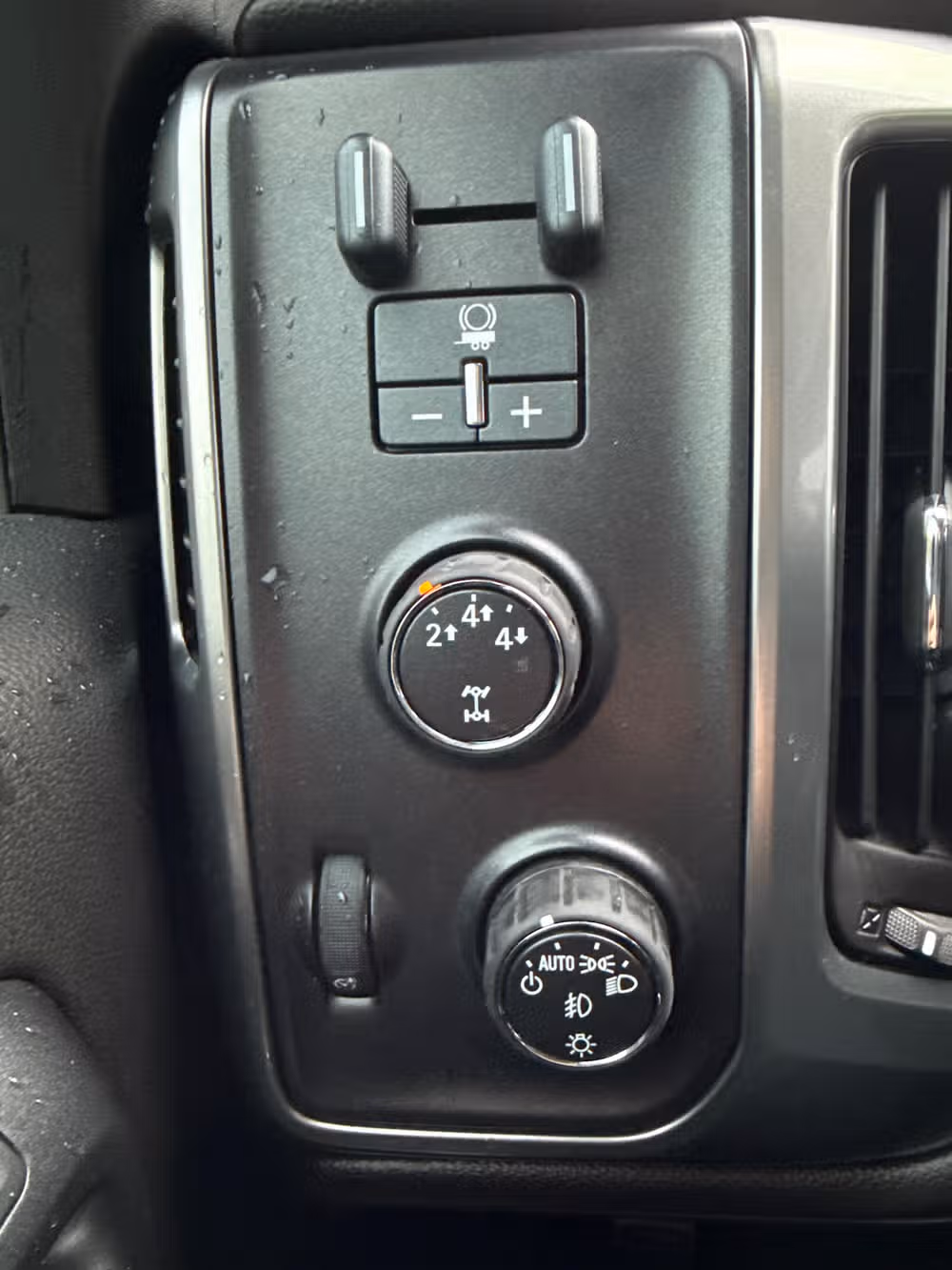 2015 Chevrolet Silverado 2500HD LTZ Image 21