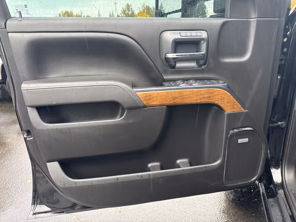 2015 Chevrolet Silverado 2500HD LTZ Image 22