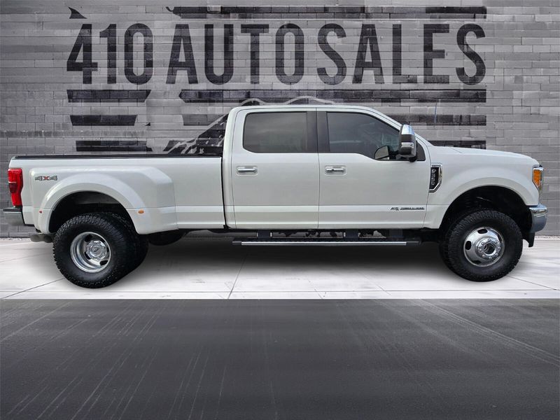 2019 FORD F-350 LARIAT DUALLY Upper Image 2