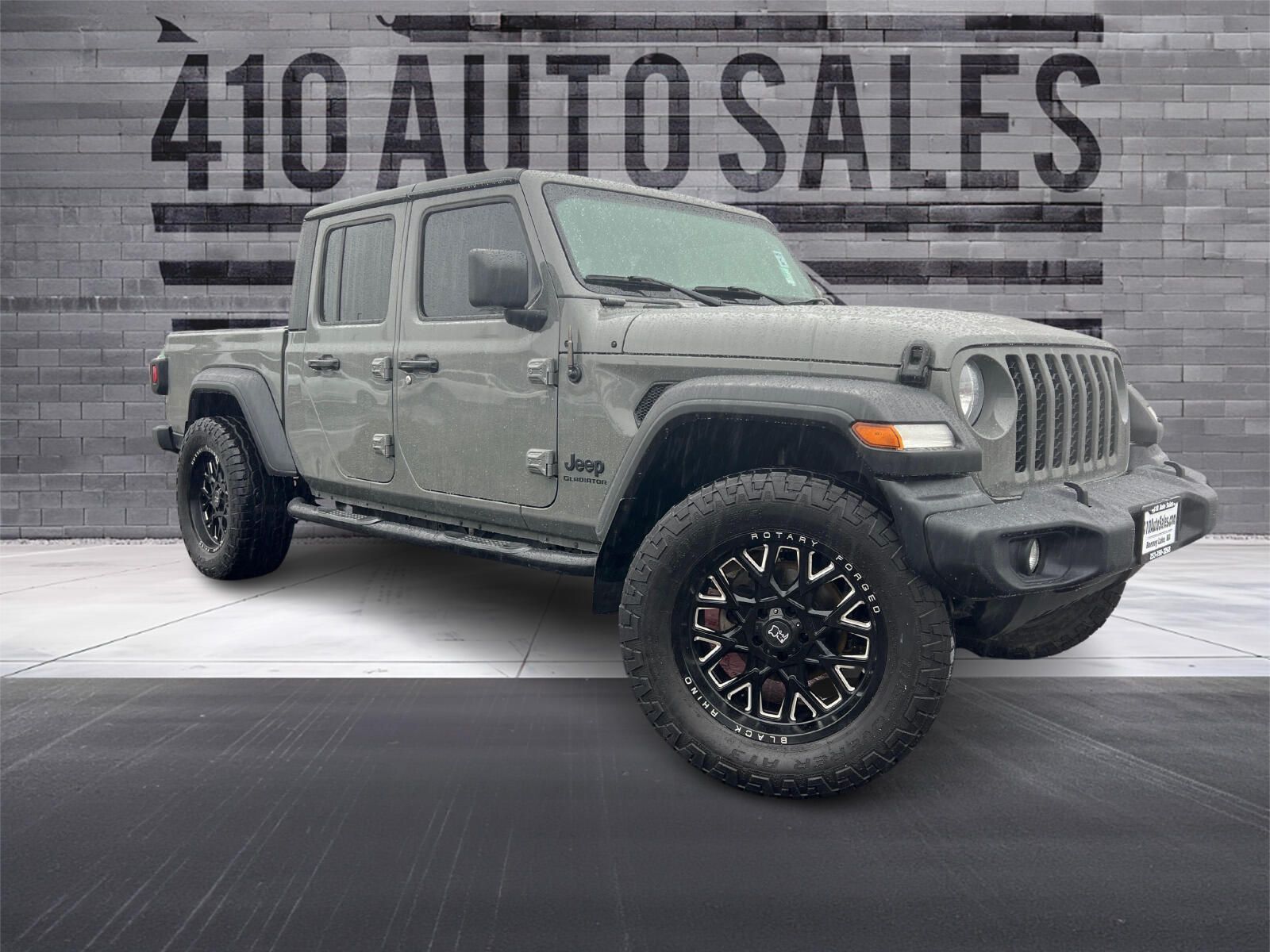 Sting-Gray Clear Coat 2021 Jeep Gladiator Sport Crew Cab 4WD Pickup Truck Four-Wheel Drive Automatic