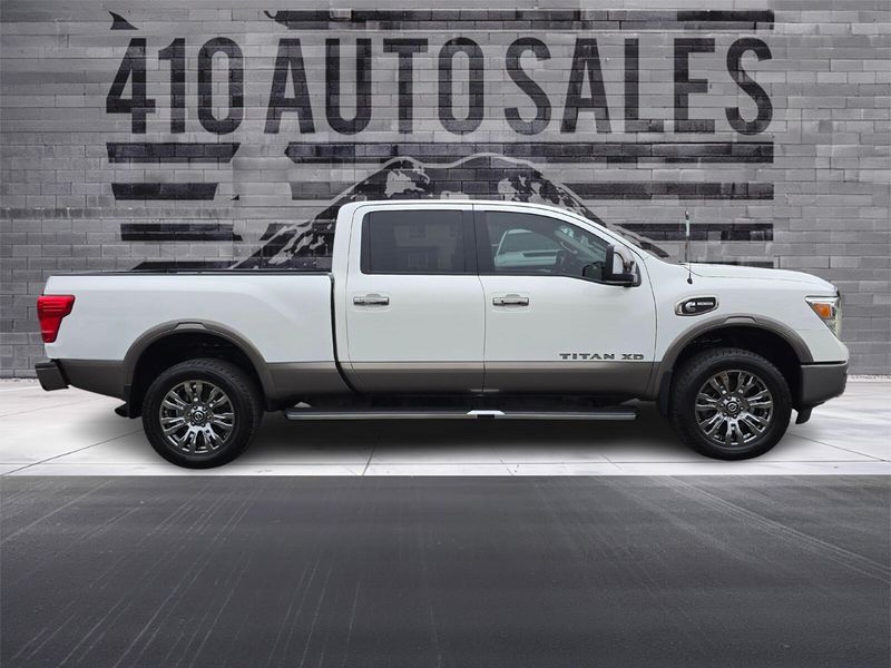 2019 Nissan Titan XD Platinum Reserve Upper Image 2