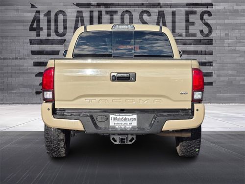 2018 Toyota Tacoma TRD Sport 4WD Lower Image 2