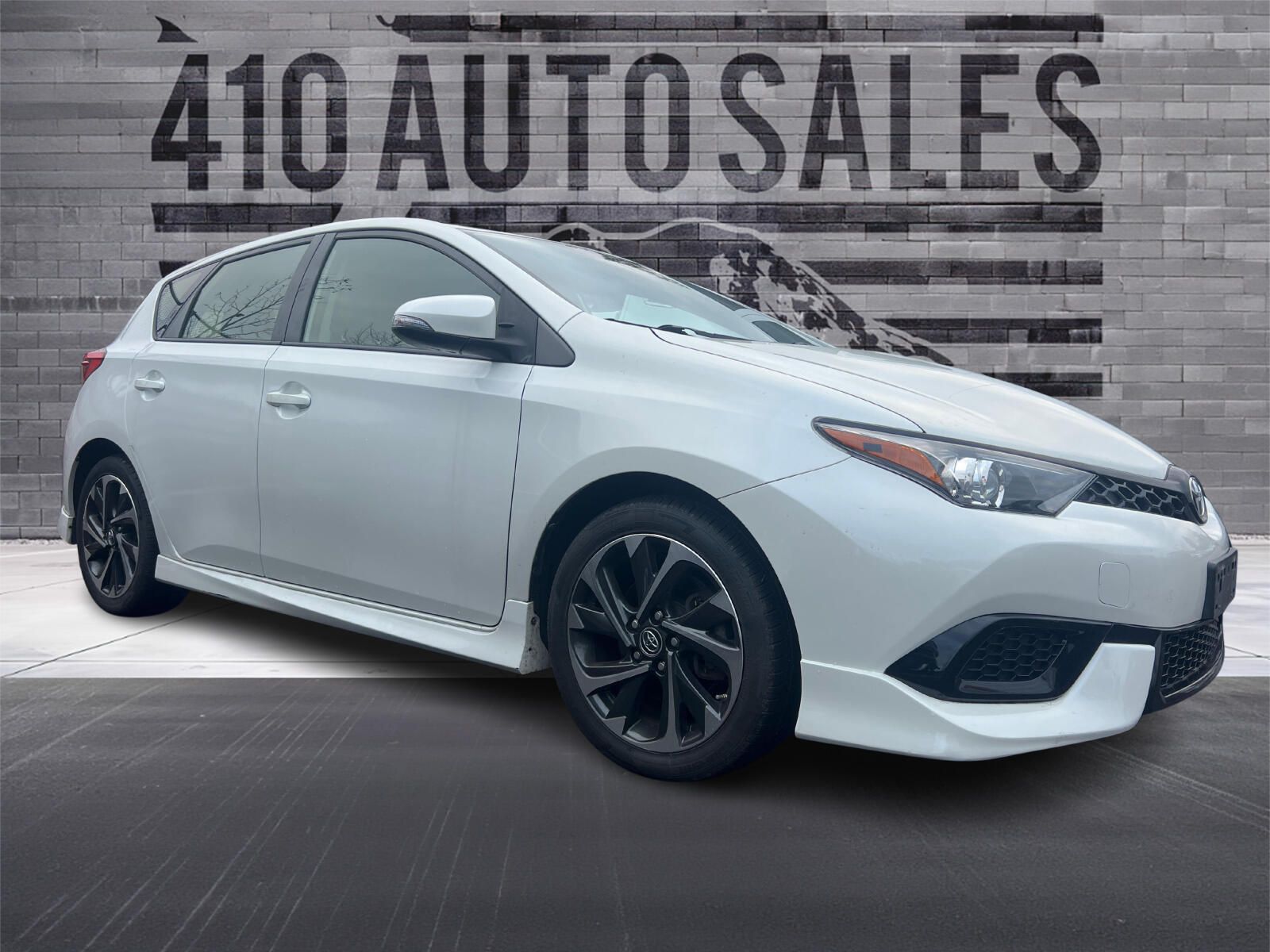 2017 Toyota Corolla iM Base's photo