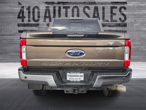 2017 Ford F-350 Super Duty Lariat Lower Image 2