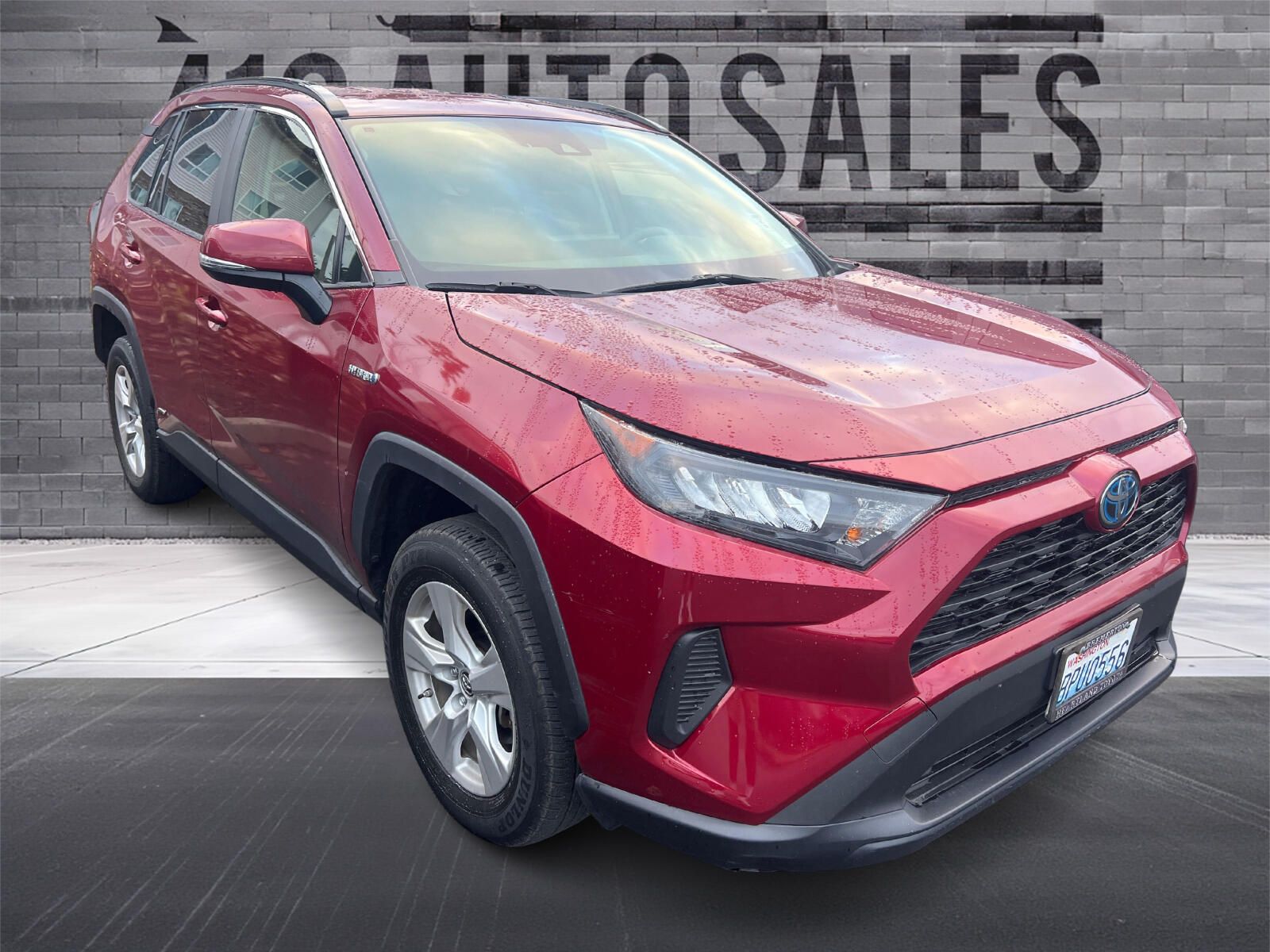 2019 Toyota RAV4 LE's photo