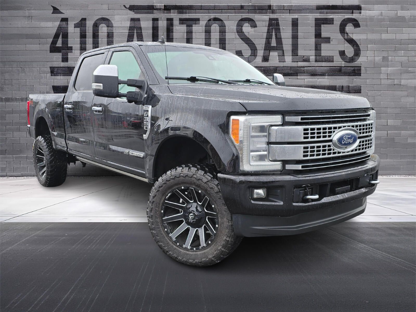 2019 Ford F-350 Super Duty Platinum's photo