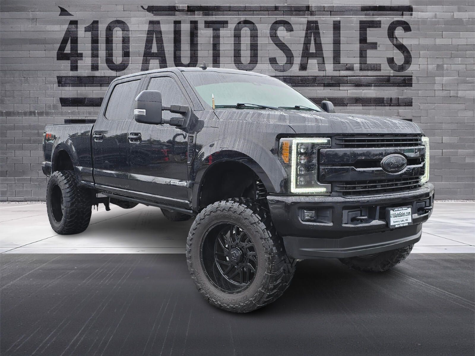 2019 Ford F-350 Super Duty Lariat's photo