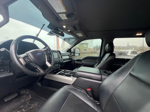 2019 Ford F-350 Super Duty Lariat Crew Cab Lower Image 2