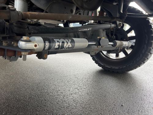 2017 Ford F-250 Super Duty Lariat Lower Image 2