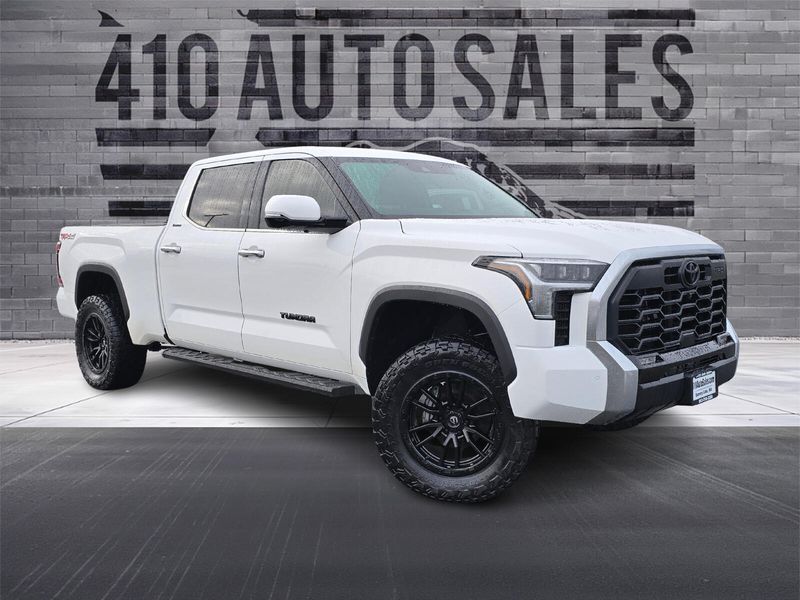 2023 Toyota Tundra Limited Upper Image 1