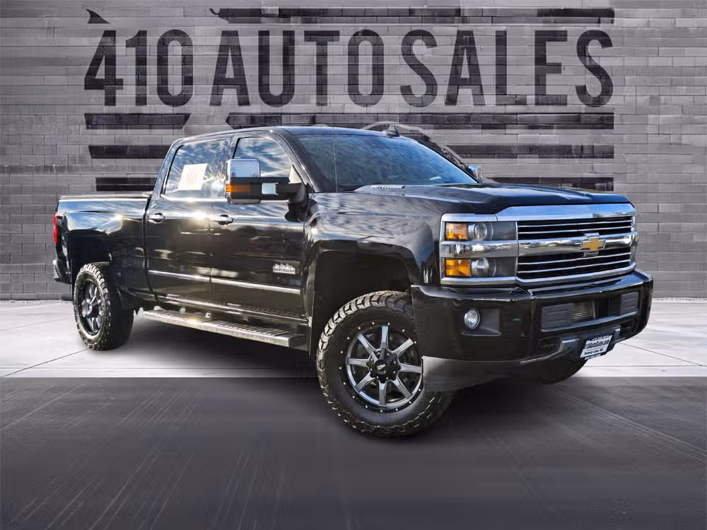 2015 Chevrolet Silverado HD High Country 4WD Crew Cab Short Box SRW's photo