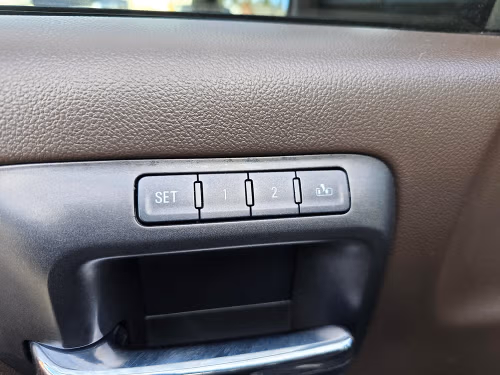 2015 Chevy Silverado 3500HD High Country Image 25