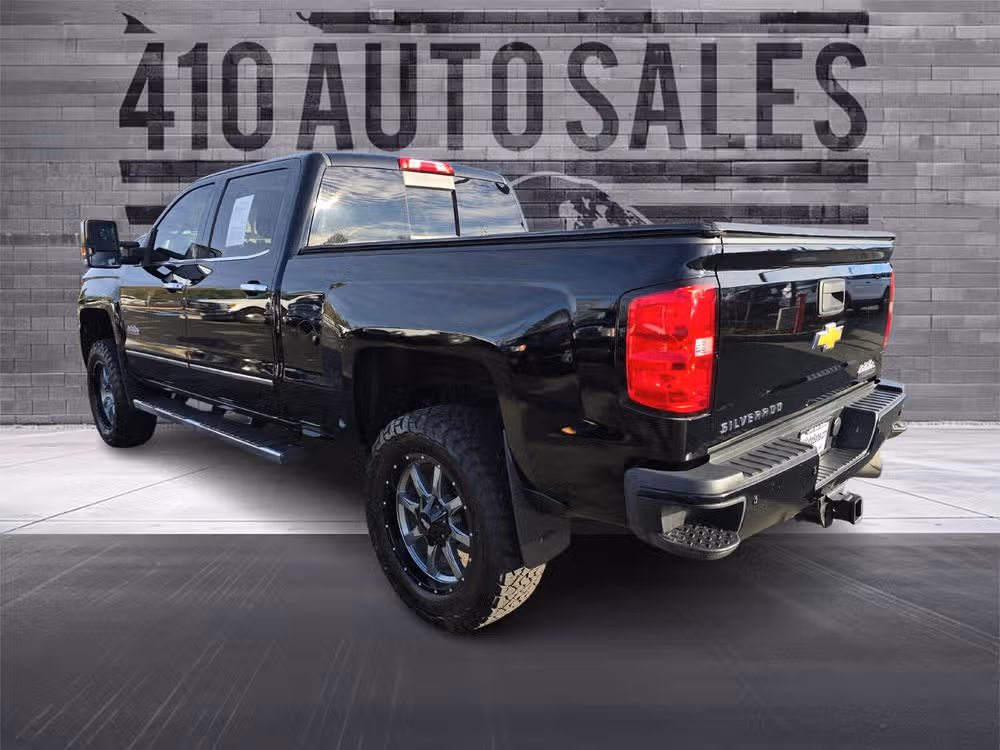 2015 Chevy Silverado 3500HD High Country Image 8
