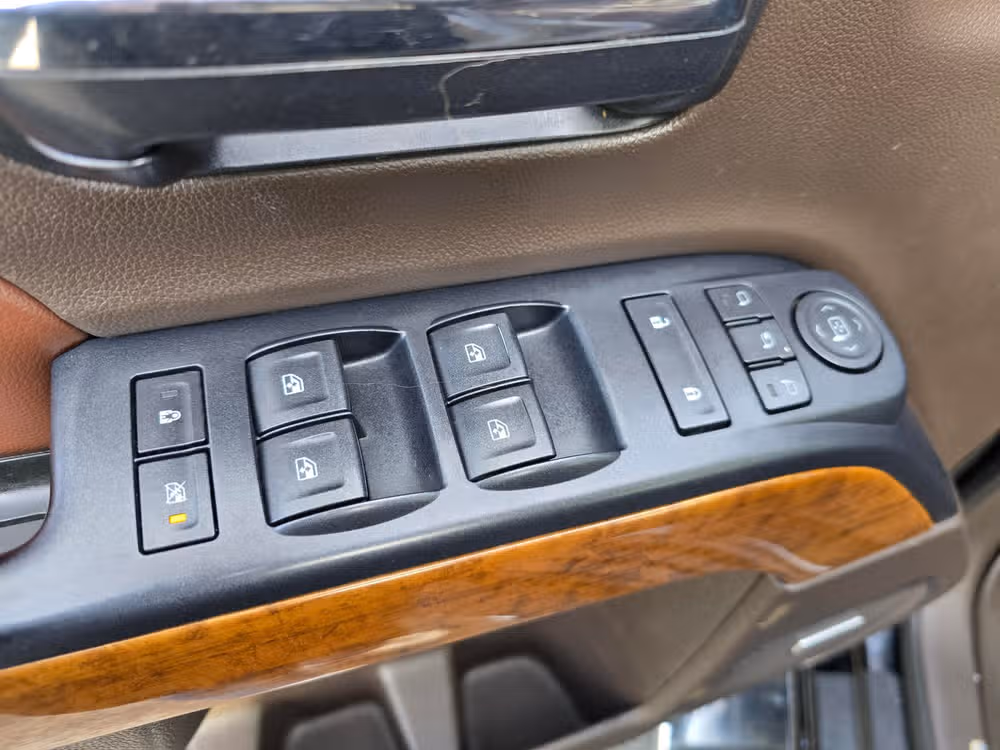 2015 Chevy Silverado 3500HD High Country Image 26