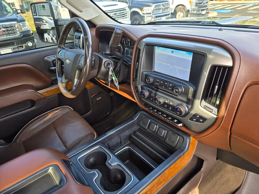 2015 Chevy Silverado 3500HD High Country Image 32