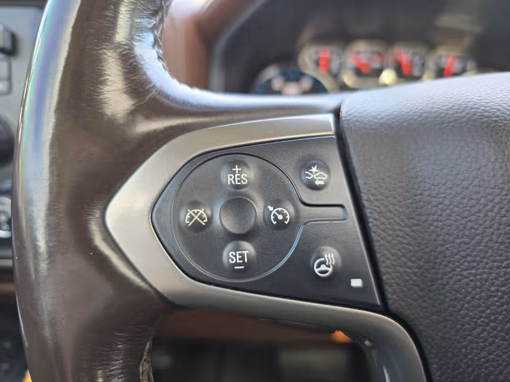 2015 Chevy Silverado 3500HD High Country Image 21