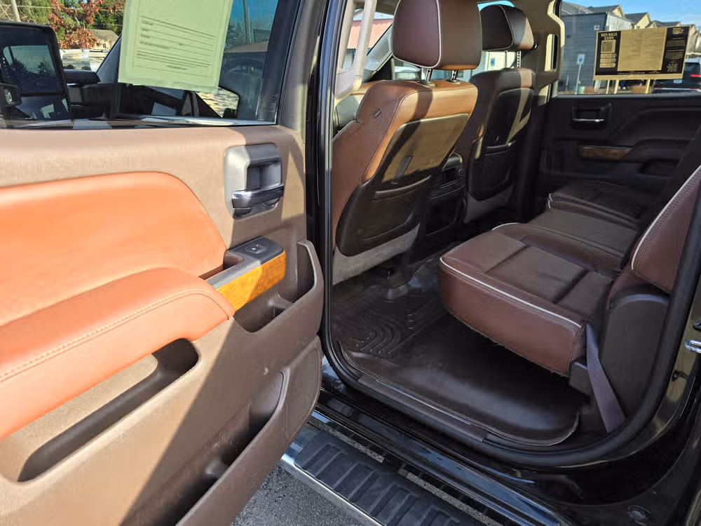 2015 Chevy Silverado 3500HD High Country Image 28